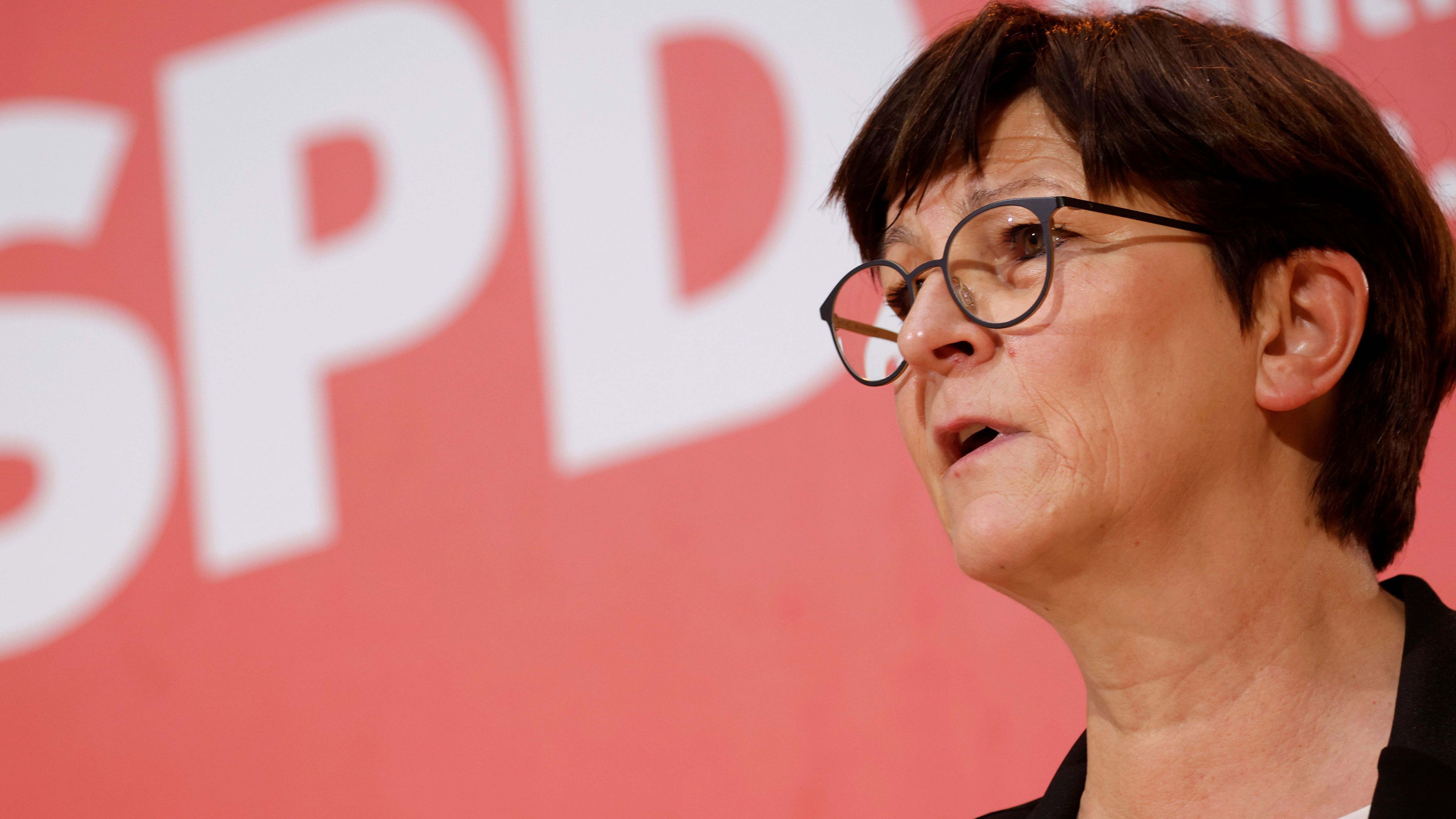 SPD-Chefin Saskia Esken will wegen der hohen Inflation Firmengewinne genauer unter die Lupe nehmen. 