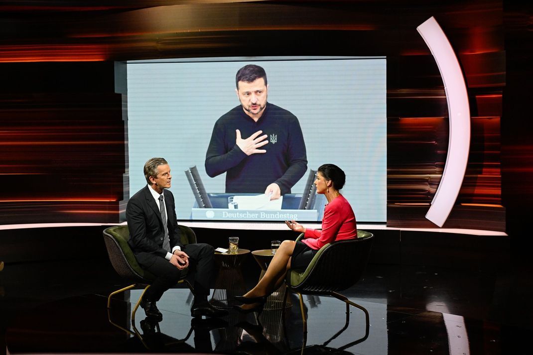 Markus Lanz und Sahra Wagenknecht in der Sendung "Markus Lanz - Das Jahr 2024".