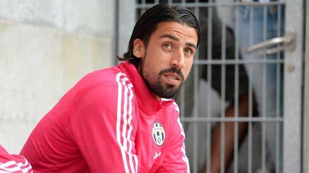 
                <strong>Sami Khedira</strong><br>
                Sami Khedira: Der Weltmeister muss noch auf sein Pflichtspiel-Debüt warten. Noch immer laboriert der Neuzugang von Juventus Turin an einem Muskelfaserriss. Für die "Alte Dame" läuft es gar nicht gut. Der amtierende Meister hat noch kein Saisonspiel gewonnen.
              
