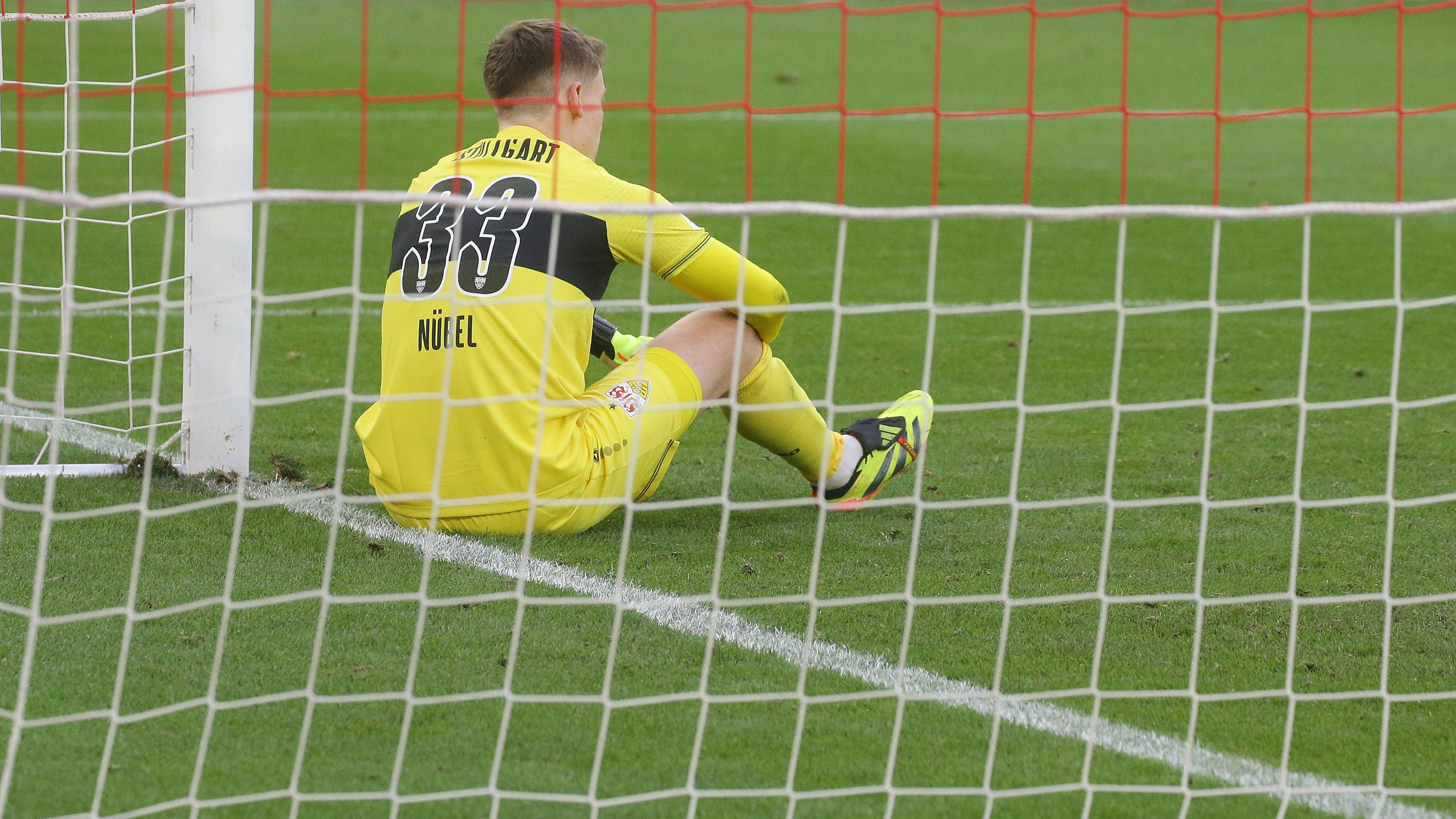 <strong>Stuttgart bekommt auf der Zielgeraden noch Nervenflattern</strong><br>Ein 2:0 verspielt, ein übler Patzer von Keeper Nübel und am Ende nur ein Unentschieden. Das alles passt nicht zum VfB der vergangenen Wochen und könnte ein Vorbote für eine nervenaufreibende Schlussphase der Saison in Stuttgart sein. Zudem darf nicht vergessen werden, dass auf die Schwaben noch FCB, BVB sowie Bayer Leverkusen, warten. Es bleibt also spannend...