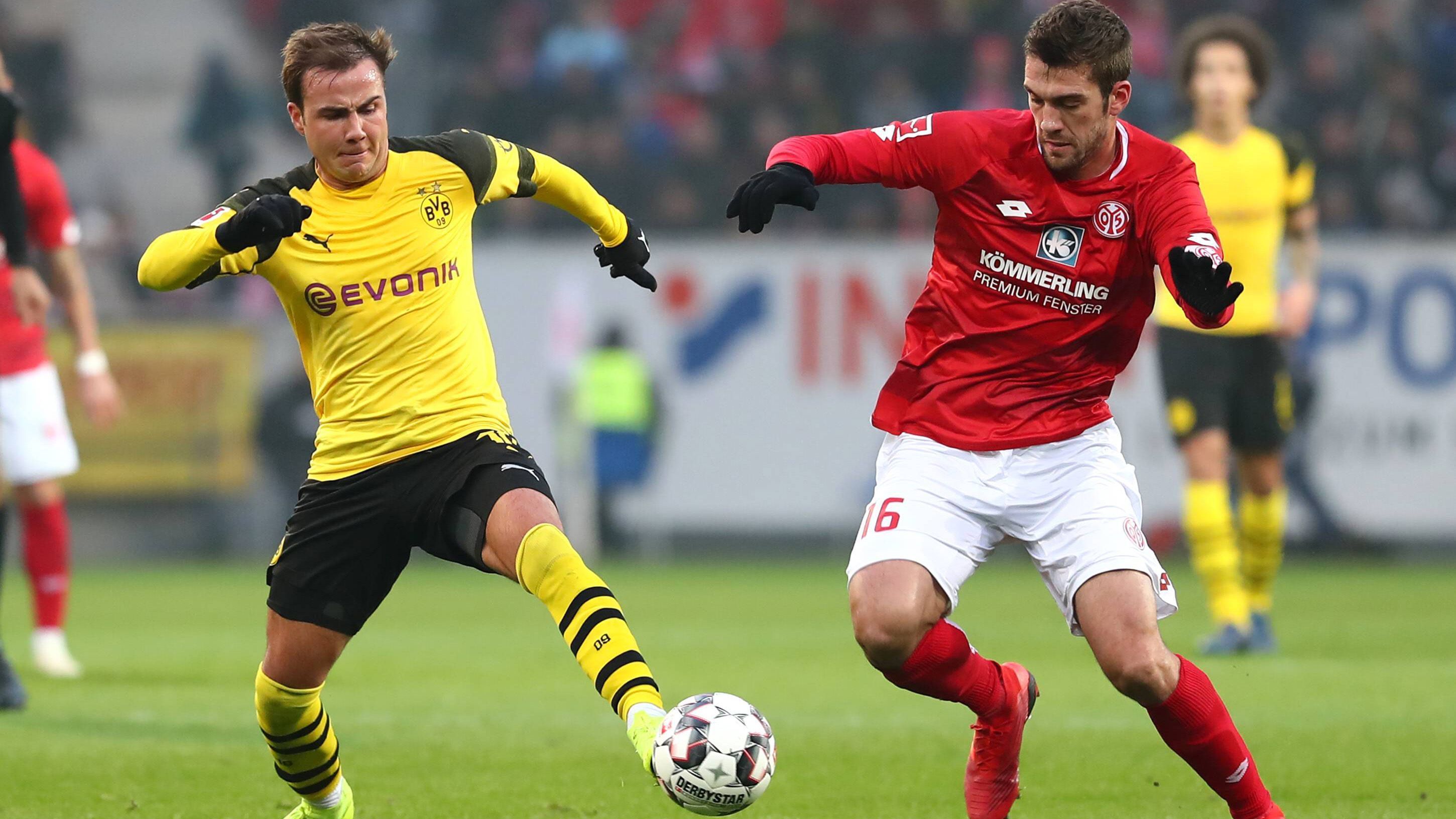 
                <strong>BVB vs. 1. FSV Mainz 05 </strong><br>
                Am 29. Spieltag empfängt Borussia Dortmund am Samstagabend den 1. FSV Mainz 05. Im Hinspiel gab es gegen das Team von Sandro Schwarz einen knappen 2:1-Erfolg für die Borussia, durch die Tore von Paco Alcacer und Lukasz Pisczeck.
              