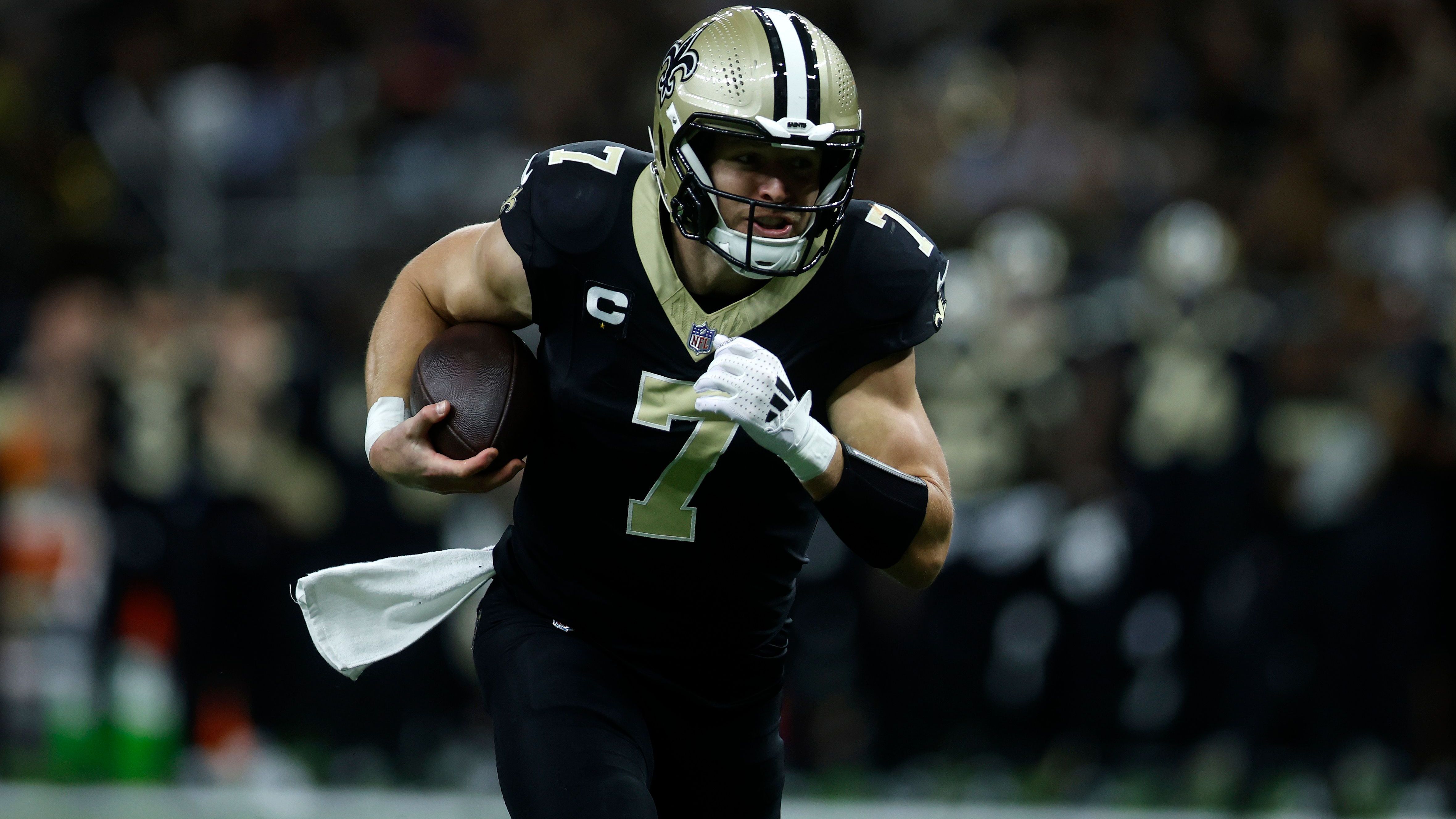 <strong>New Orleans Saints: Taysom Hill</strong><br>Position: Tight End<br>Gehalt 2025: 18 Millionen US-Dollar<br>Vertragsende: 2026