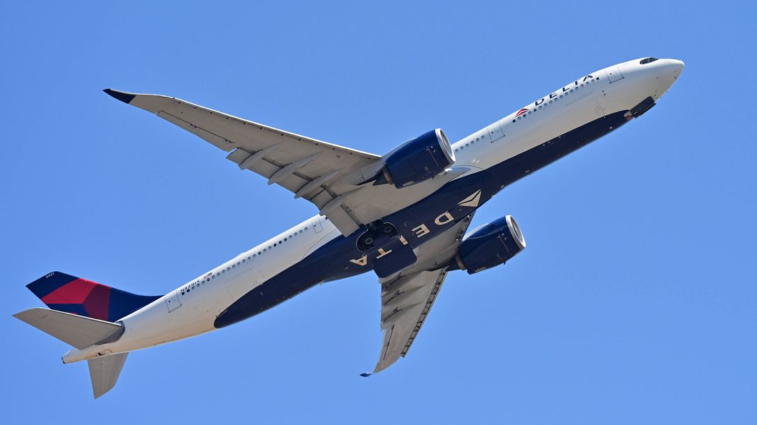 Ein Linienflieger und ein Militärflugzeug wären fast über North Dakota zusammengestoßen. (Archivaufnahme)