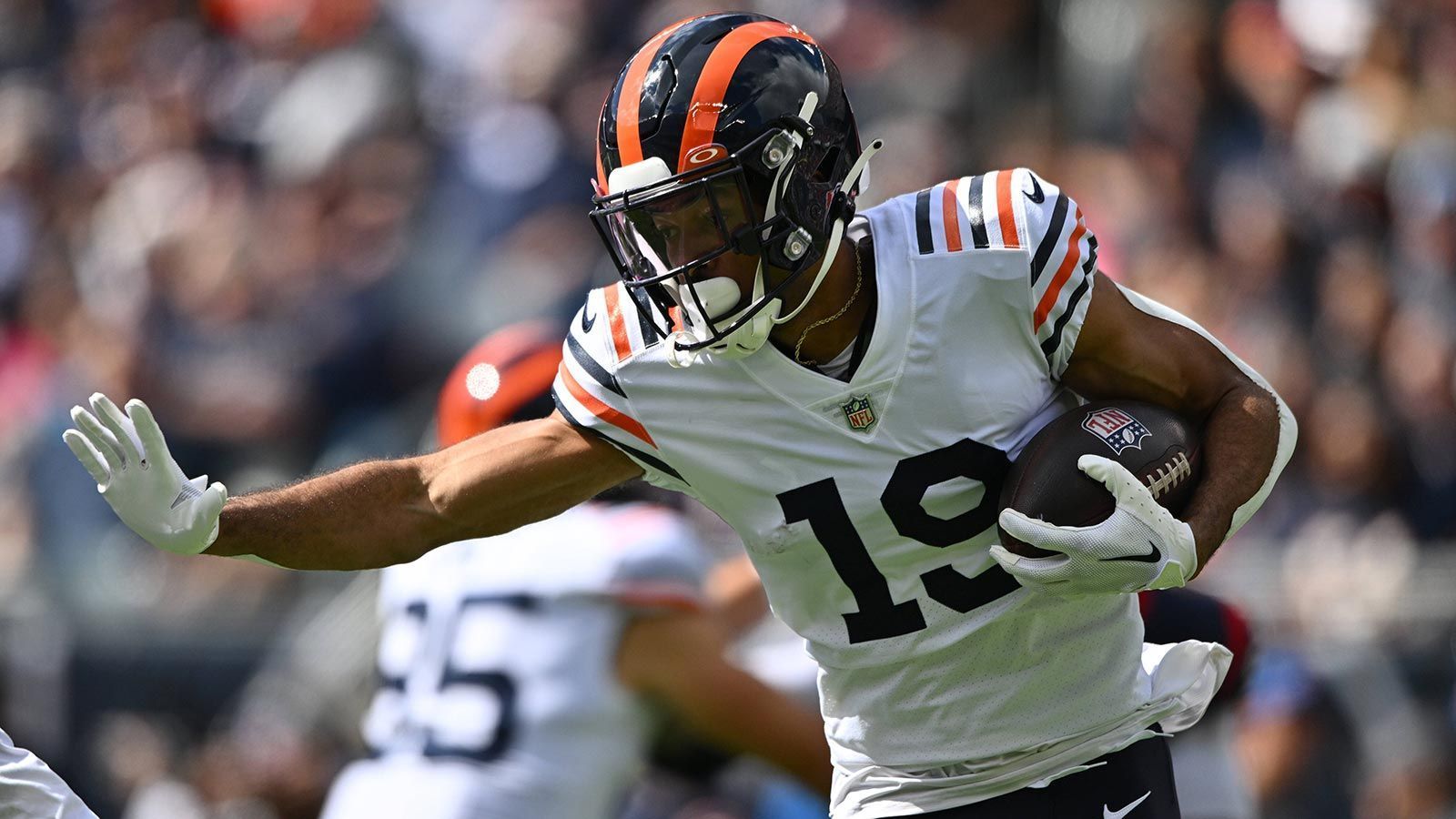 <strong>Härte</strong><br>
                Amon-Ra: 85 <br>Equanimeous: <strong>89</strong> <br>Equanimeous wird bei der Härte leicht im Vorteil gesehen.
