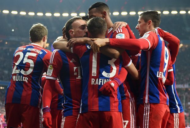 
                <strong>FC Bayern München</strong><br>
                ... FC Bayern München. Der deutsche Rekordmeister hat die bisherige Saison noch ohne Niederlage überstanden - lediglich drei Mal mussten die Münchner bei einem Remis die Punkte teilen. Aber auch in Frankkreich gibt es noch einen ungeschlagenenen Verein ...
              