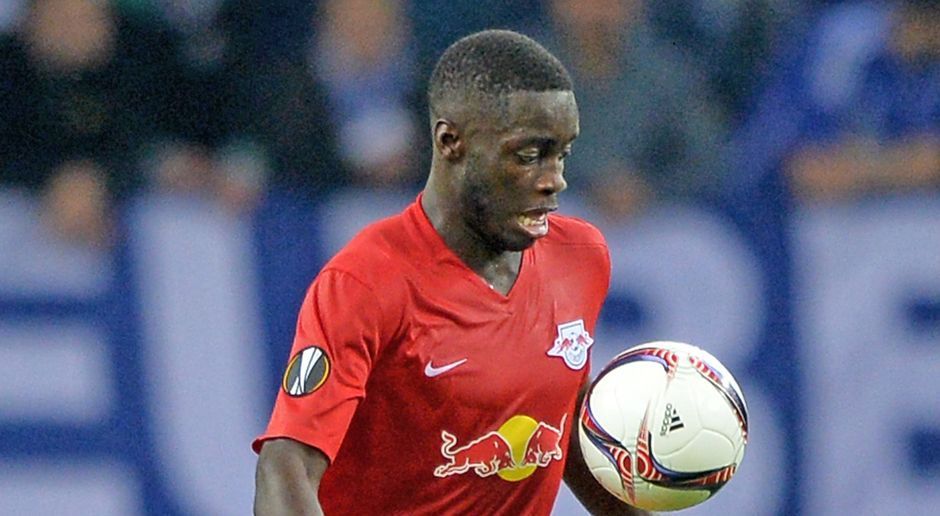 
                <strong>Dayot Upamecano (RB Leipzig)</strong><br>
                Dayot Upamecano wechselte erst in der Winterpause von Partnerverein RB Salzburg zu den Leipzigern. Zehn Millionen Euro betrug die Ablöse - nicht gerade wenig für einen 18 Jahre alten Innenverteidiger aus der österreichischen Bundesliga. In Salzburg gehörte der Franzose zum absoluten Stammpersonal. Und auch in Leipzig könnte Upamecano neben Willi Orban schnell einen Platz in der ersten Elf erkämpfen, auch wenn Ralf Rangnick noch auf die Euphoriebremse tritt: "In Salzburg hätte er in der Rückrunde jedes Spiel gespielt, das wird hier nicht so sein. Er wird viel dafür tun müssen, um in die Mannschaft zu kommen."
              