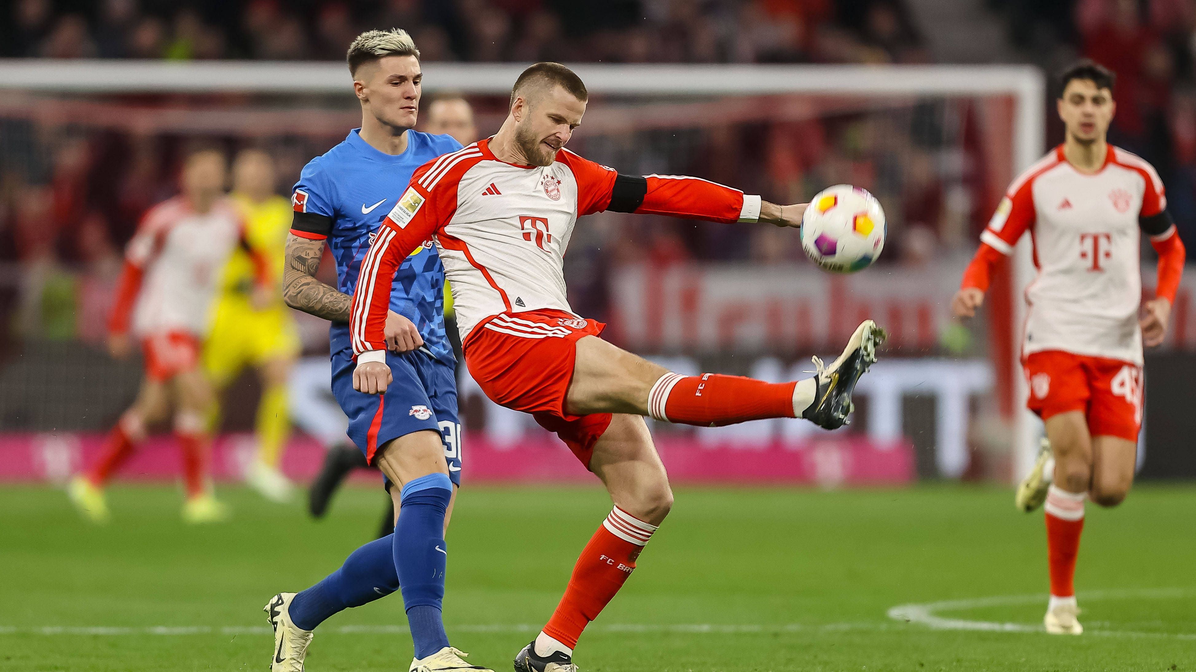 <strong>Benjamin Sesko&nbsp;(RB Leipzig)</strong> <br>Wie Openda hat auch Sesko in der ersten Halbzeit kaum Ballkontakte und hängt in der Luft. Zieht viele Sprints an und startet in der zweiten Hälfte durch. Zunächst scheitert er noch an Neuer, dann erzielt er das 1:1.  <strong><em>ran</em></strong>-Note: 2