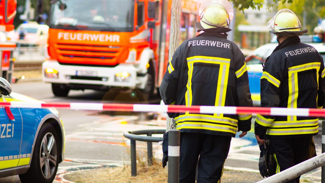 Tödlicher Verkehrsunfall: Polizei, Rettungsdienst, Notarzt und die Feuerwehr Nidda waren im Einsatz. (Symbolbild)