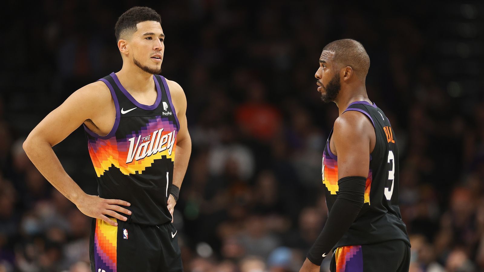 
                <strong>Phoenix Suns (Western Conference)</strong><br>
                &#x2022; Bilanz: 64-18 <br>&#x2022; Topscorer: Devin Booker mit 26,8 Punkten im Schnitt<br>&#x2022; NBA-Titel: -<br>
              