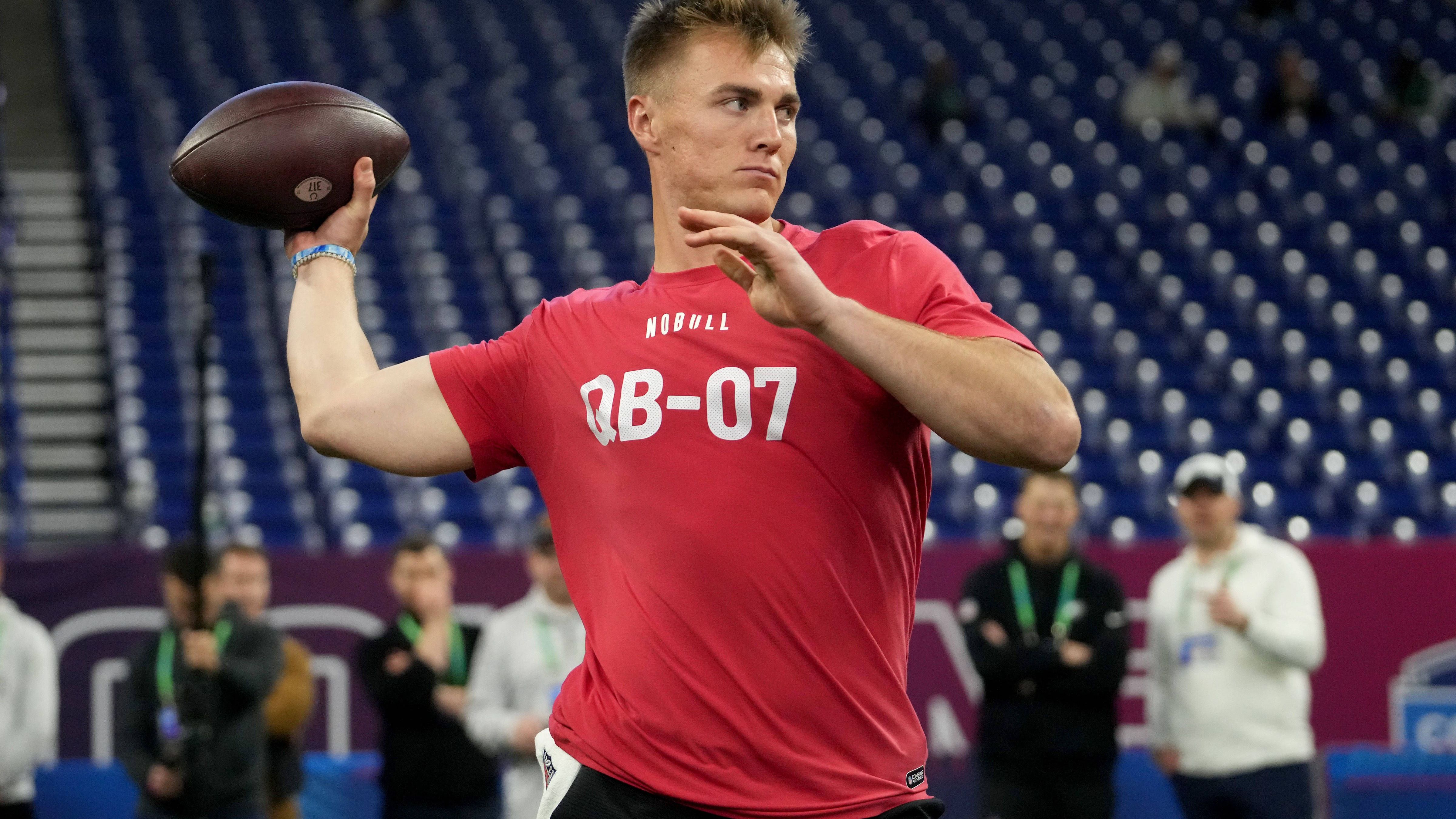 <strong>Denver Broncos - 8 Picks<br></strong>1. Runde: 12. Pick: QB Bo Nix (Foto)<br>2. Runde: - <br>3. Runde: 76. Pick: EDGE Jonah Elliss<br>4. Runde: 121. Pick: (via Dolphins) WR Troy Franklin<br>5. Runde: 136.&nbsp;Pick: (via Browns), 145. Pick: CB Kris Abrams-Draine (via Jets), 147. Pick: RB Audric Estime<br>6. Runde: -<br>7. Runde: 235. Pick: WR Devaughn Vele (via Seahawks), 256.* Pick: C Nick Gargiulo (via Jets)