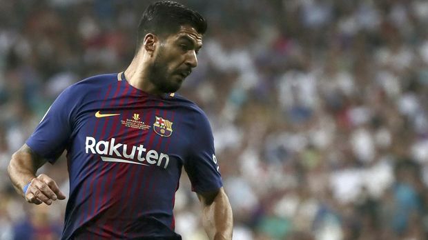 
                <strong>Luis Suarez</strong><br>
                Ackert, rennt und wird ab und zu auch gefährlich. Aber als letztes Glied einer schwächelnden Offensivmaschine hat er wenig Einfluss auf das Spiel. ran-Note: 3
              