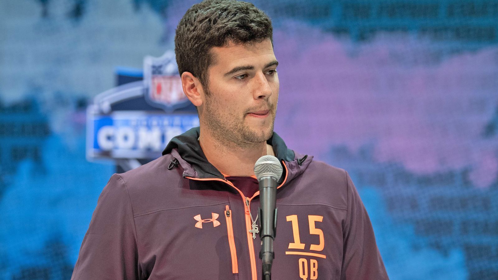 
                <strong>Draft 2019, Pick 133: Jarrett Stidham</strong><br>
                … und für den 133. Pick gab es dann noch Jarrett Stidham. Der Quarterback ist der sechste und bisher letzte Spieler, dessen Auswahl man direkt mit dem Trade von Jimmy Garoppolo in Verbindung bringen kann.
              