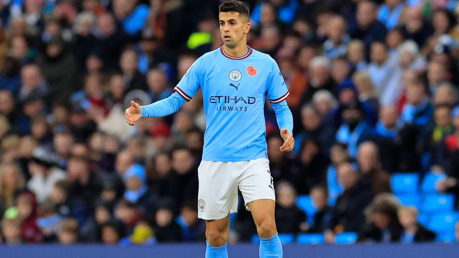 
                <strong>Joao Cancelo (Manchester City)</strong><br>
                Linksverteidiger Joao Cancelo kann sich trotz spielerischer Überlegenheit seines Teams kaum mal in der Offensive in Szene setzen. Dafür rettet der Portugiese schon früh in der Partie bei einem Konter von United ganz entscheidend im Fünfmeterraum. ran-Note: 4
              