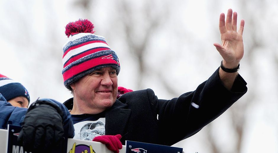
                <strong>New England Patriots Super-Bowl-Parade</strong><br>
                Achtung, eine seltenes Schauspiel: Bill Bellichick lacht.
              