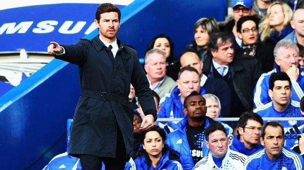 
                <strong>Andre Villas-Boas (2011 - 2012)</strong><br>
                Andre Villas-Boas (2011 - 2012): AVB soll an der Stamford Bridge einen Generationen-Wechsel einleiten, doch seine Methoden sind zu radikal. Viele Spieler wenden sich gegen den Trainer, die Ergebnisse werden schlecht. Erstmals in der Abramowitsch-Ära rutscht Chelsea aus den "Top-Four", den ersten vier Tabellen-Plätzen. 
              