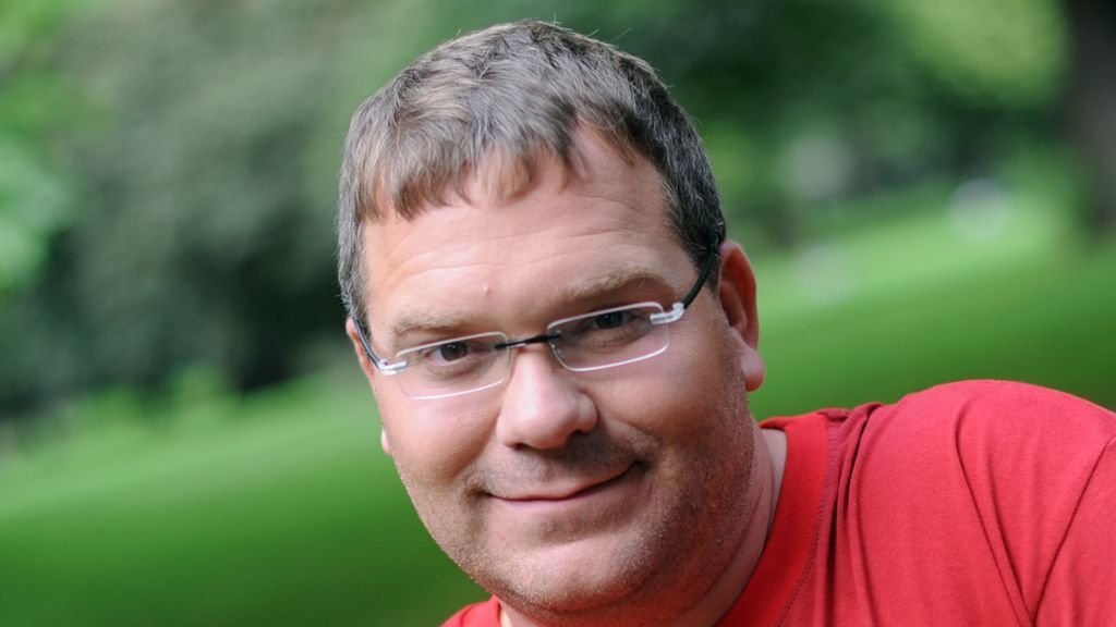 Elton Steckbrief, Biografie und alle News