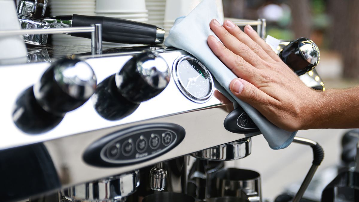 Kaffeemaschine pflegen: Tipps für saubere Maschine
