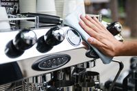 Kaffeemaschine pflegen: Tipps für saubere Maschine