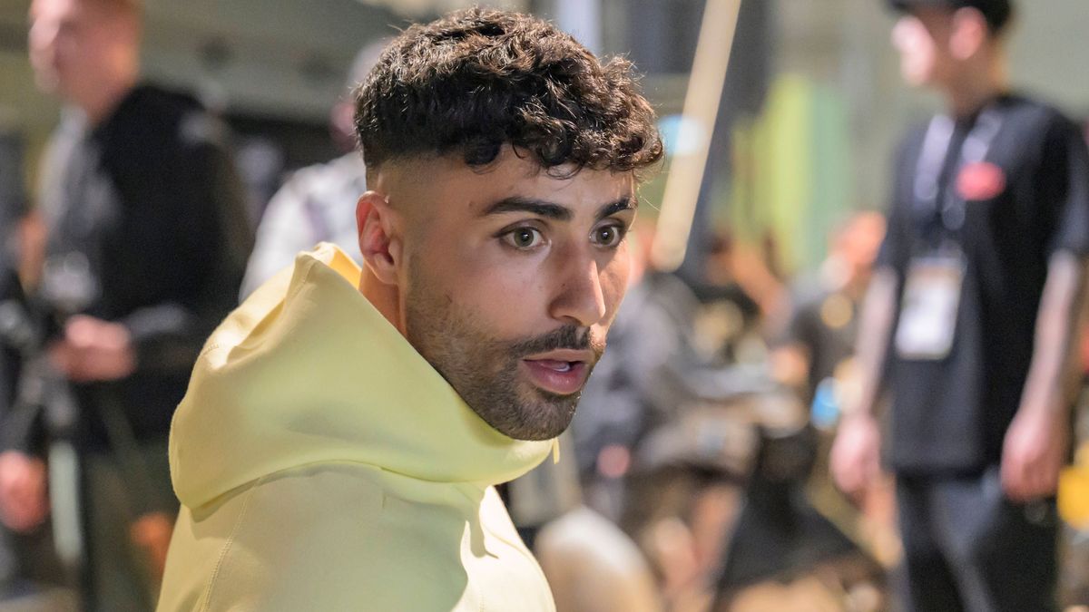 GER, Berlin, Fussball - Ballerleague, Season 3, Gameday 2, in Berlin Tempelhof Hangar 7, im Bild v.l.: Nader El-Jindaoui, Fusballer, Fussballspieler, Teammanager des FC Nitro 10.03.2025 *** GER, Be...