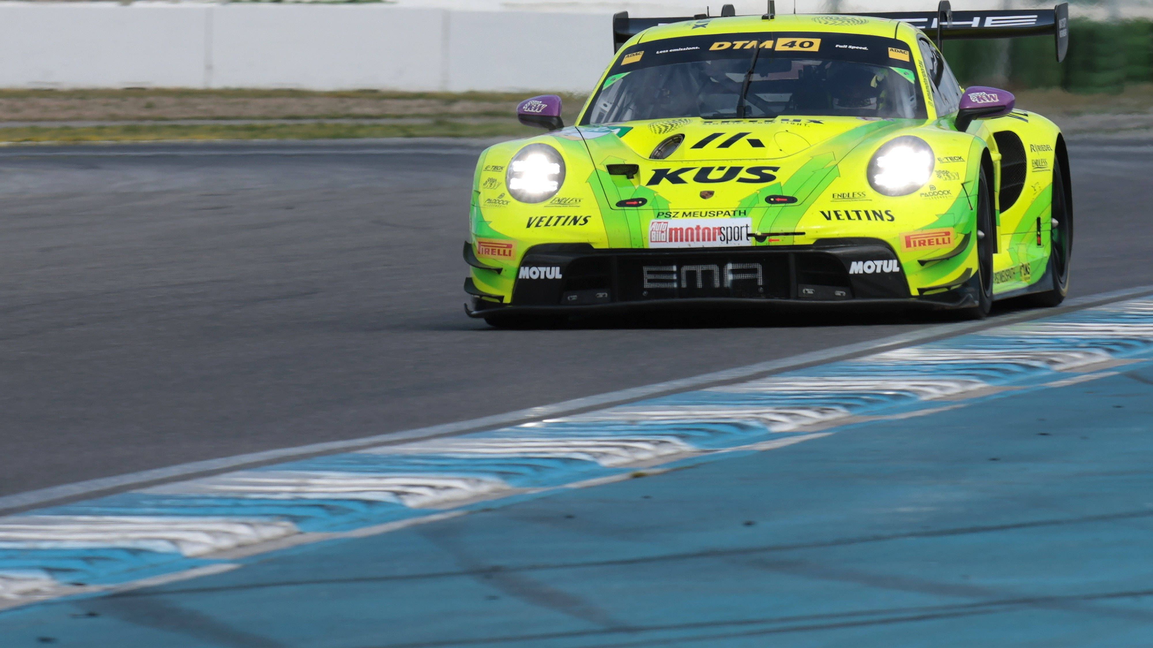 <strong>Thomas Preining (AUT, Manthey EMA - Porsche 911 GT3 R)</strong><br>Doch Preining hat 2023 bewiesen, dass er weiß, wie man Champion wird. "Trotz des Titelgewinns im vergangenen Jahr blieb unsere Herangehensweise unverändert: Wir fokussieren uns erneut darauf, gut in die Saison zu starten und regelmäßig zu punkten", sagt Preining.