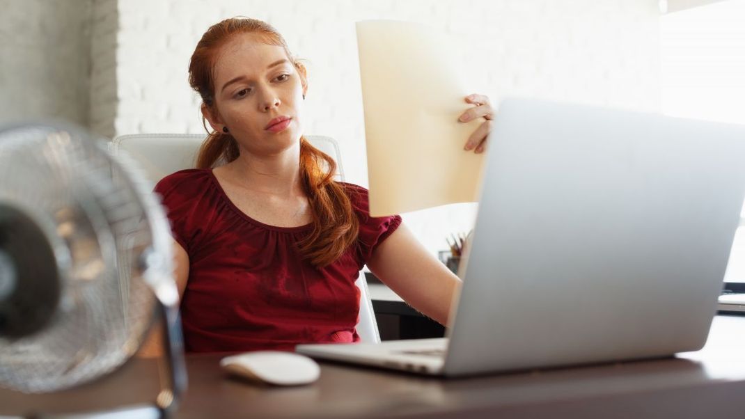 Hitzefrei auf der Arbeit: Gibt es das eigentlich?