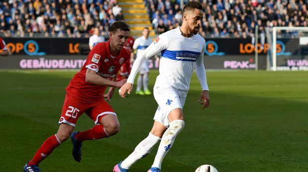 
                <strong>Top - Sidney Sam (SV Darmstadt)</strong><br>
                Top - Sidney Sam (SV Darmstadt 98): Wie auch bei Altintop, so war auch bei der Verpflichtung von Sam Darmstadts Trainer Torsten Frings ein wichtiger Faktor. "Er hat mich Anfang Januar angerufen und mir klar gesagt, dass Darmstadt von den Bedingungen her etwas ganz anderes als Schalke oder Leverkusen ist. Dass es für mich aber ein Riesenschritt sein kann, um mich wieder nach oben zu spielen", sagte der 29 Jahre alte Sam der "Sportbild". Dass es Sam noch einmal wissen will, zeigte der Außenbahnspieler in den bisherigen Auftritten für die "Lilien", brachte Schnelligkeit und Kreativität ins Spiel des Underdogs. Zuletzt schoss er Darmstadt per Elfmeter zum 2:1-Sieg über Mainz.
              