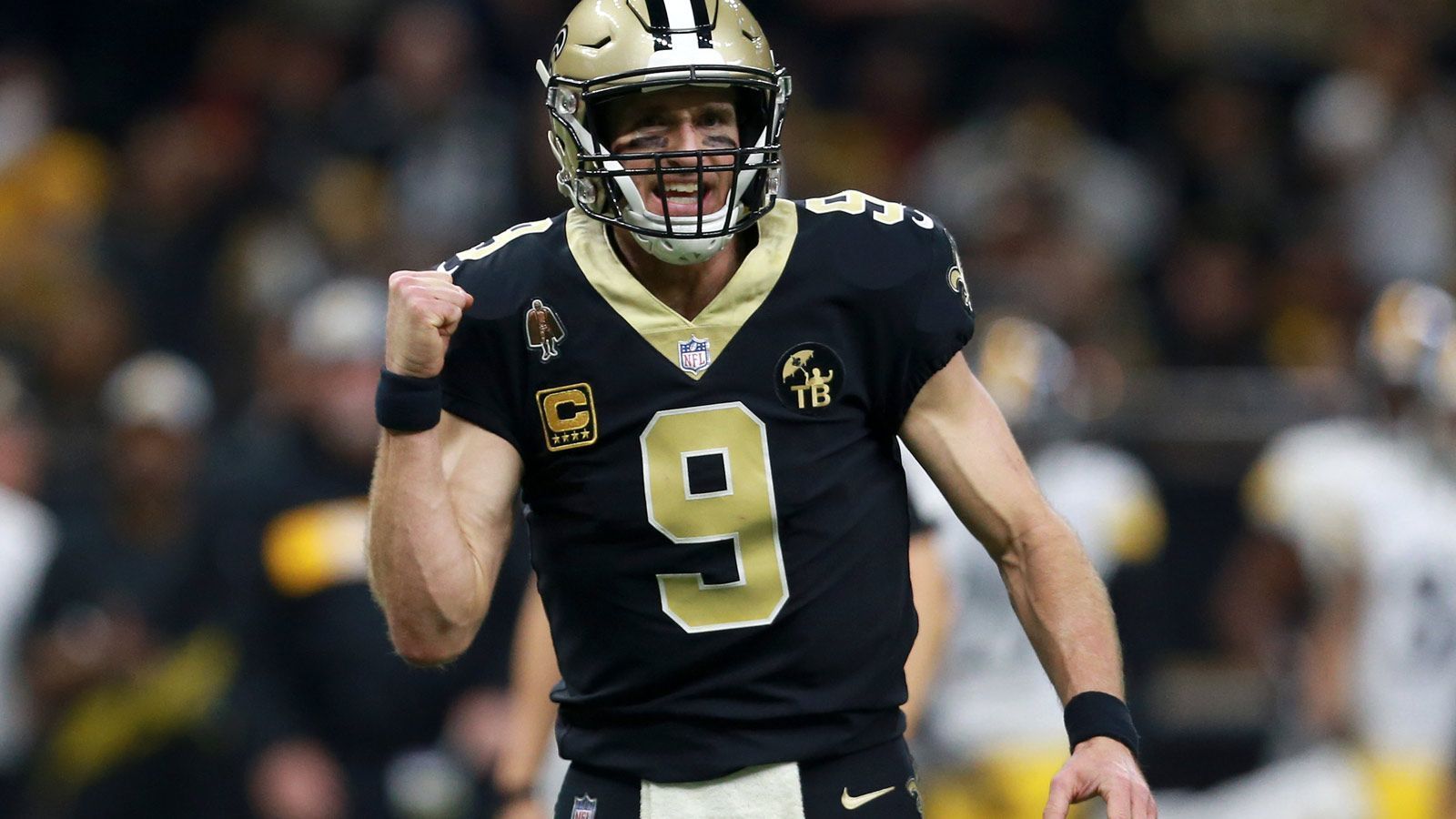 
                <strong>Week 17: Drew Brees mit der höchsten Pass-Quote</strong><br>
                Seine Würfe finden meist ihr Ziel. Drew Brees hat einen neuen Rekord für die höchste Passquote in einer Saison aufgestellt. 74,4 Prozent seiner Würfe wurden an den Mann gebracht. Damit hat der Quarterback der New Orleans Saints bereits zum vierten Mal einen neuen Rekord für die höchste Passquote aufgestellt. Da Brees in Week 17 geschont wird, hat er sich diese Bestmarke bereits vor dem Kickoff des letzten regulären Saisonspiels gesichert.
              