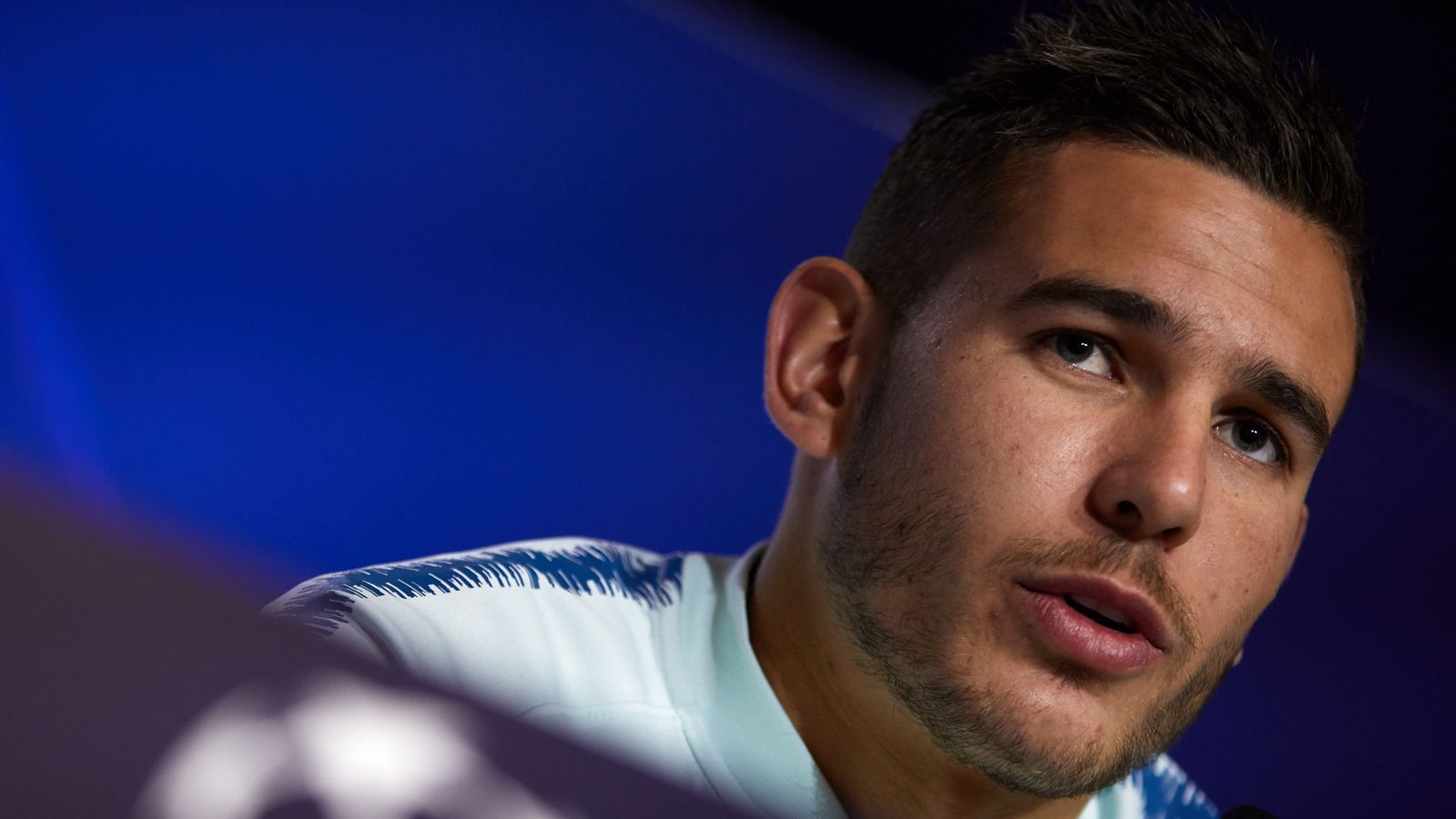 
                <strong>Lucas Hernandez (Atletico Madrid)</strong><br>
                Das Interesse dürfte aber nach wie vor da sein. Das bekräftigte Hoeneß auch im "Doppelpass". Sollte Bayern die Ausstiegsoption tatsächlich ziehen, sind Atletico Madrid die Hände gebunden. 
              