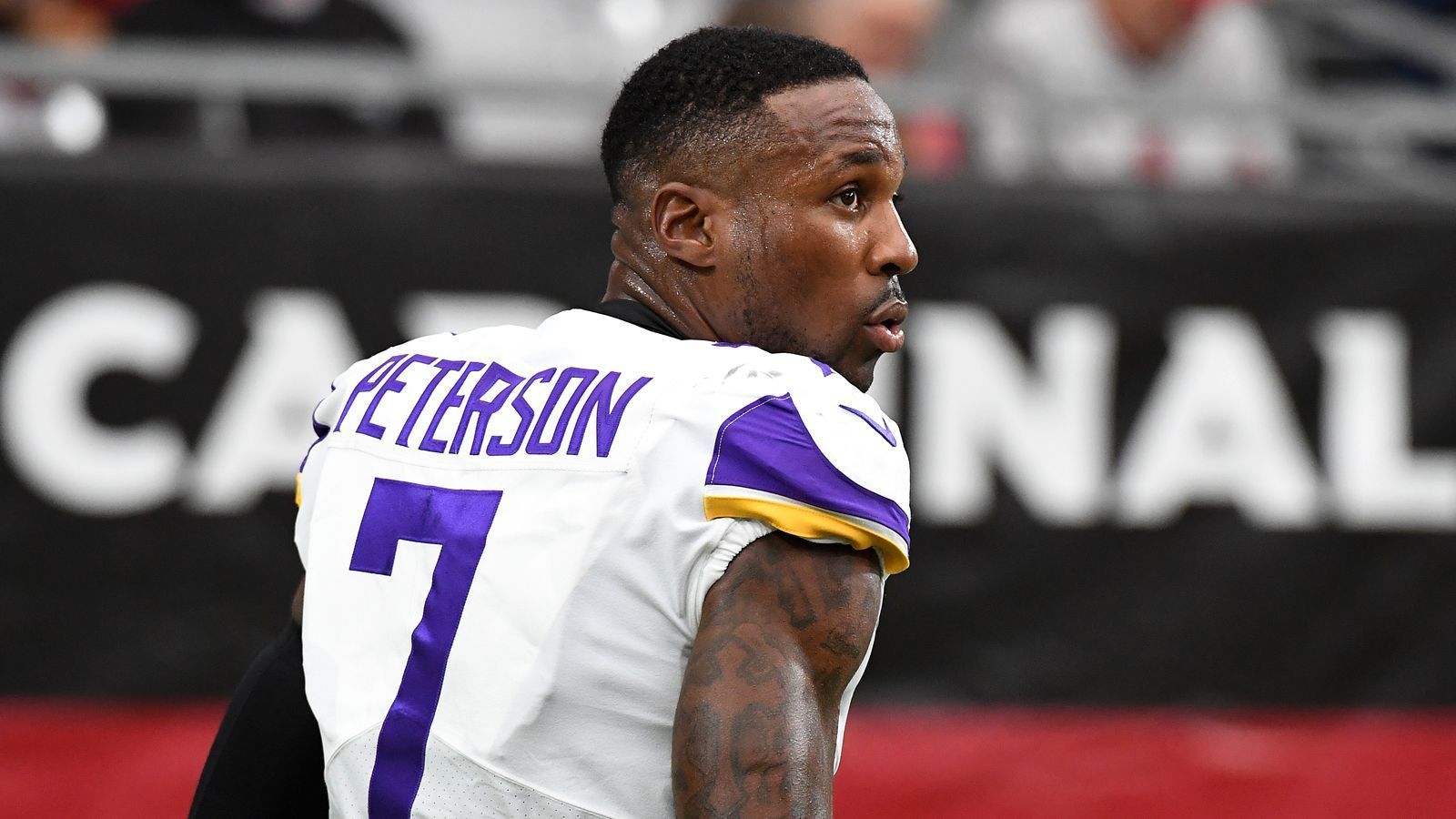 
                <strong>Patrick Peterson (Minnesota Vikings) </strong><br>
                Draftposition: Runde 1/Pick 5 (2011 von den Arizona Cardinals) -Spiele: 158 -Wichtigste Statistiken: 506 Tackles, 28 Interceptions, vier Sacks -Auszeichnungen/Erfolge: 9x Pro Bowl (2011-2019), 3x First-Team All-Pro (2011, 2013, 2015), NFL 2010s All-Decade Team
              