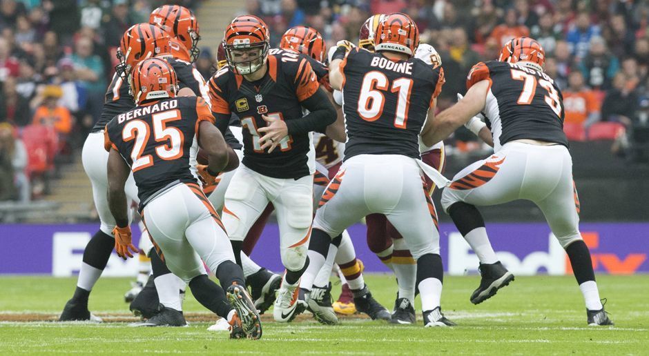 
                <strong>30. Cincinnati Bengals</strong><br>
                Eine Farbkombination an der Schmerzgrenze, aber die Tigerstreifen an der Schulter sind in Kombination mit dem Helm markant und einzigartig. Ziemliche Kirmesveranstaltung, aber sowas kann ja auch Spaß machen.
              