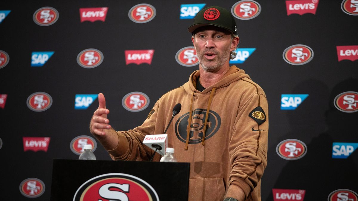 NFL, American Football Herren, USA San Francisco 49ers Training Camp Jul 25, 2024; Santa Clara, CA, USA; San Francisco 49ers defensive coordinator Nick Sorensen answers questions at a press confere...