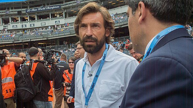 
                <strong>Beste Regie: Andrea Pirlo</strong><br>
                Beste Regie: Andrea Pirlo: Der italienische Ball-Virtuose dirigiert seit dem Sommer das Spiel des New York City FC. Auch im Alter von 36 Jahren hat der ballgewandte Bartträger nichts von seiner Klasse eingebüßt. Laufen lässt er eh lieber die anderen - und natürlich sein liebstes Spielgerät.
              