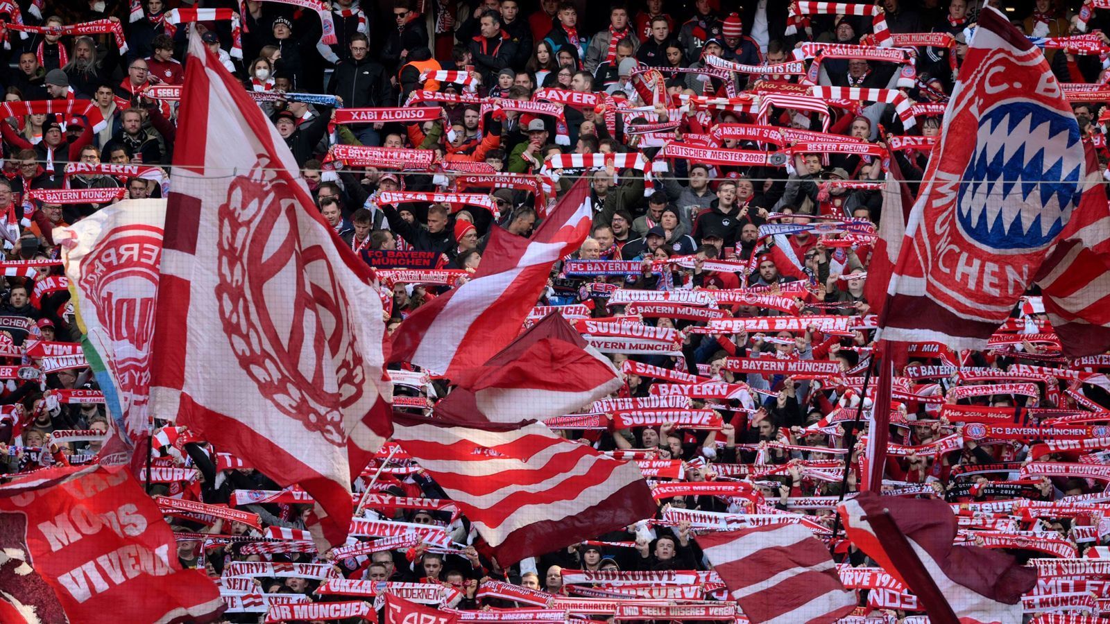 
                <strong>Ohne Platzierung: FC Bayern München </strong><br>
                &#x2022; Verkaufte Dauerkarten: Keine Angabe<br>&#x2022; Angebotene Dauerkarten: 38.000<br>
              