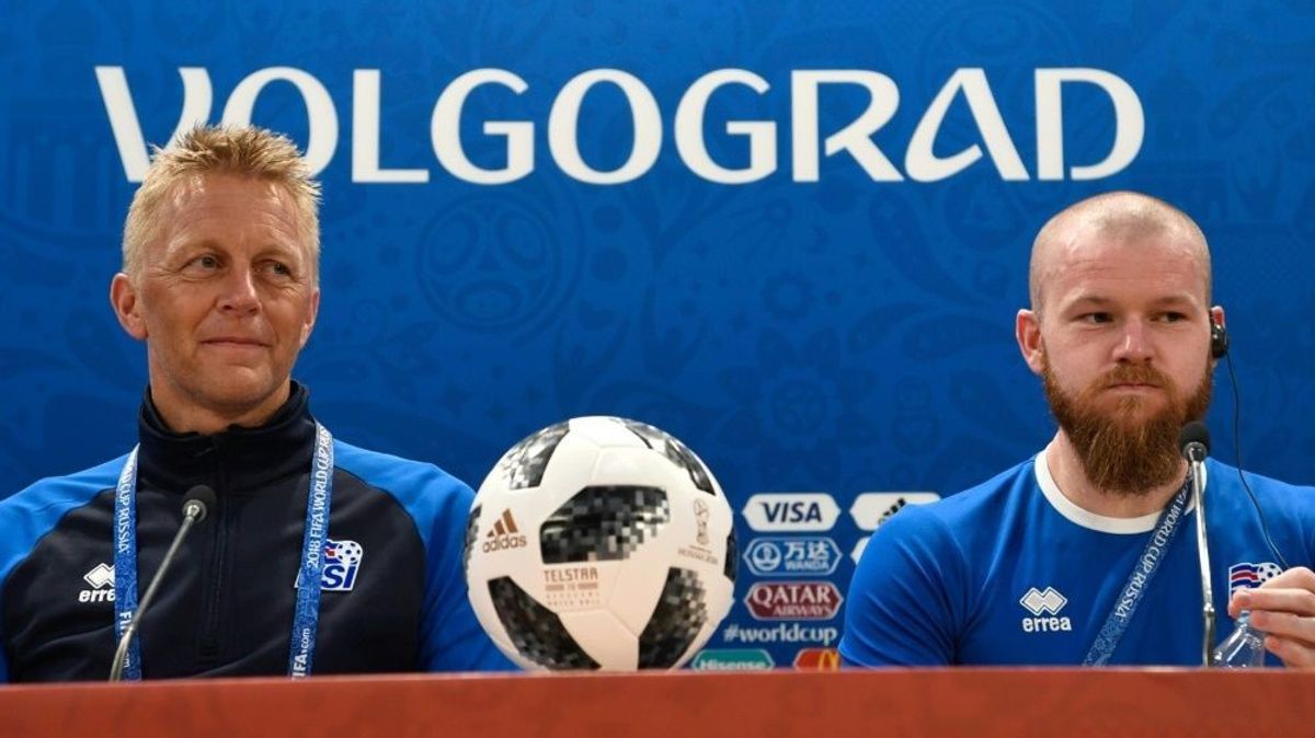 Hallgrimsson (li.) und Gunnarsson sorgten für Lacher