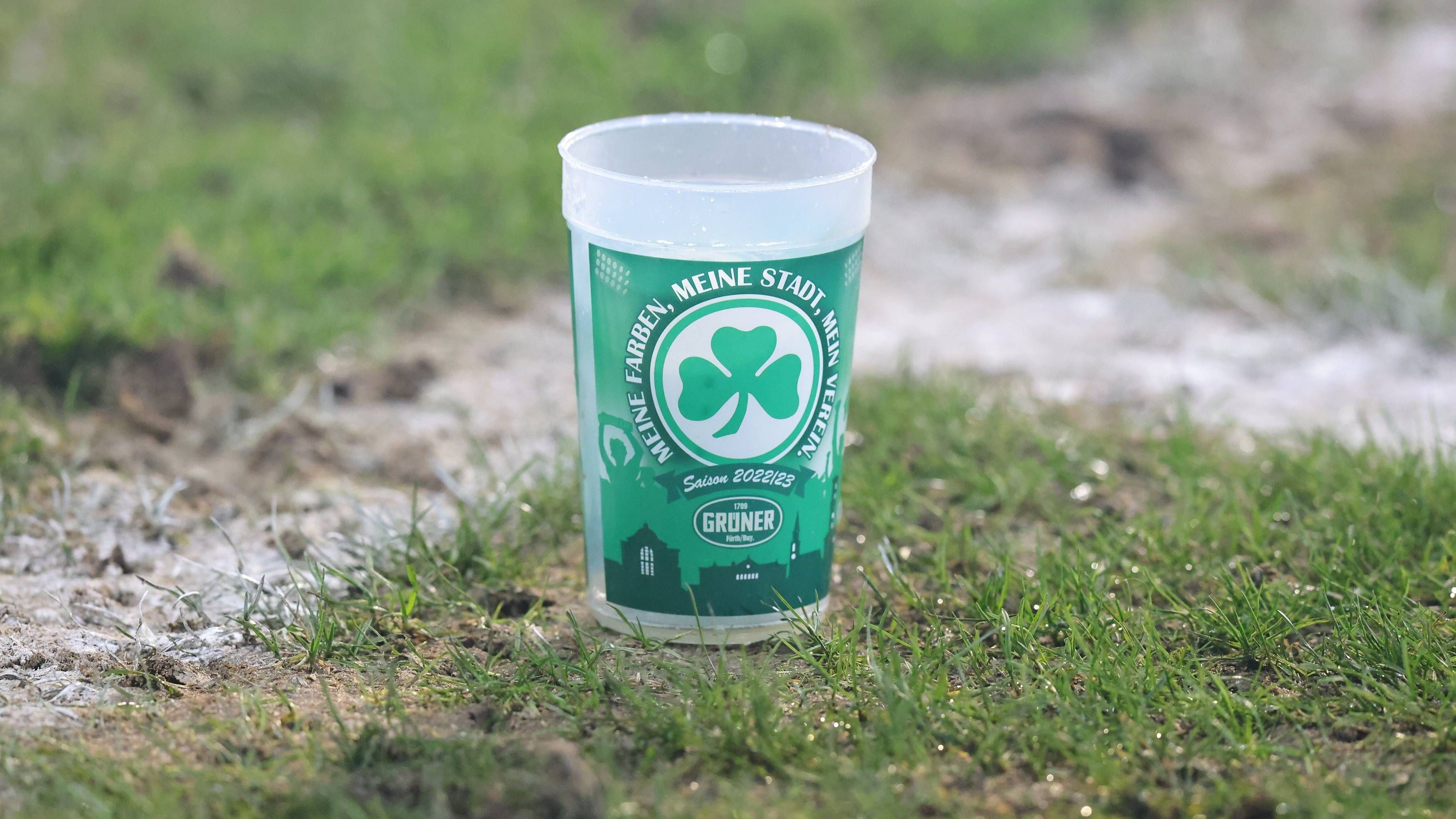<strong>SpVgg Greuther Fürth</strong><br>Bier: 5,50 Euro<br>Wurst: 4,50 Euro