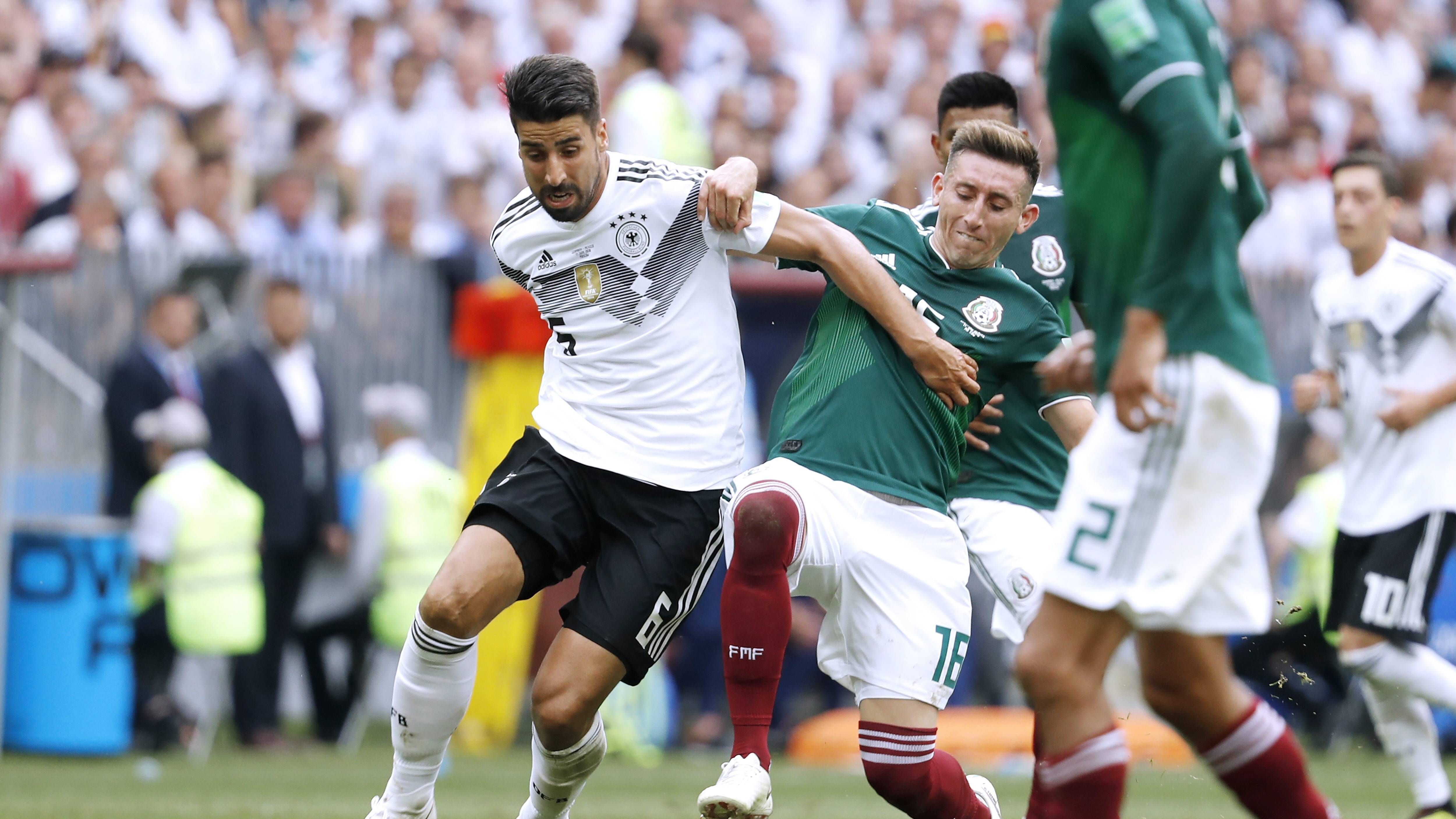 <strong>Mittelfeld: Sami Khedira (Juventus Turin)</strong><br>Auch Khedira wusste, dass der Auftakt Murks war. Er hatte den Ball vor dem 0:1 verloren und den Gegentreffer so mit eingeleitet. "Ich weiß selber, dass ich kein gutes Spiel gemacht habe. Aber das hat nichts damit zu tun, dass ich nicht gut ins Spiel gefunden habe. Das hat mannschaftstaktische Gründe. Auch wenn man toll spielt, ist man nur so gut wie die Mannschaft", sagte er.