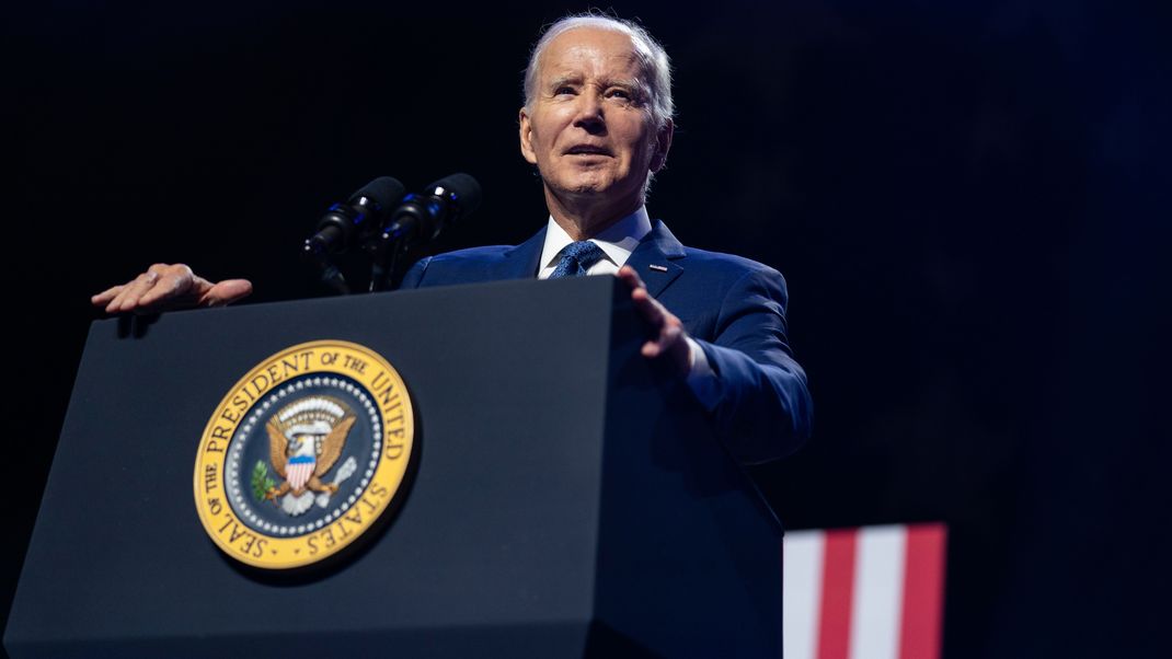 US-Präsident Joe Biden hat bei einer Rede über Demokratie einen Zwischenrufer zurechtgewiesen, der mehr Klimaschutz forderte.