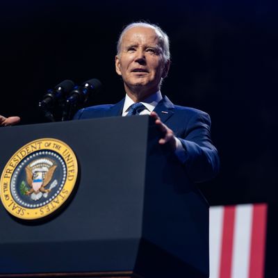 Aktivist unterbricht Biden bei Rede und fordert Klimanotstand