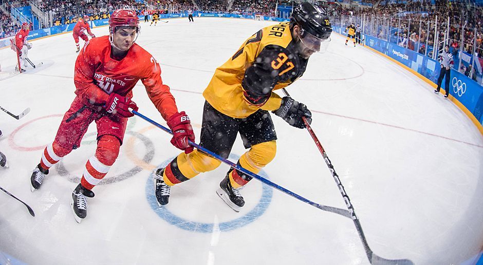 
                <strong>Reimer kämpft um Rekord</strong><br>
                Patrick Reimer wird mit 35 Jahren auch nicht mehr jahrzehntelang auf Torejagd gehen. Seinen DEL-Rekord für die meisten Treffer möchte er bis dahin aber verteidigen. Derzeit führt er mit weit über 300 Toren nur hauchzart vor Ex-Nationalspieler Michael Wolf. Ein Kopf-an-Kopf-Rennen mit dem 37-jährigen EHC-München-Spieler deutet sich an. Zu seiner Zukunft in der Nationalelf deutete Reimer bilang nur an, es sei wichtig, "dass jetzt alle Jungs weiter zusammenhalten und nicht sagen: 'Jetzt haben wir Großes erreicht.' Unser Ziel muss es sein, den Weg weiter gemeinsam zu gehen."
              