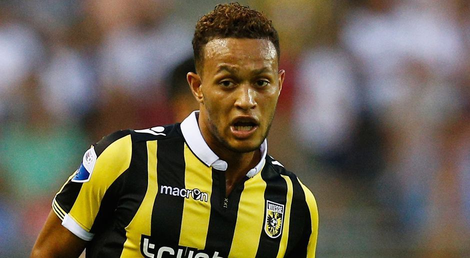 
                <strong>Lewis Baker (Vitesse Arnheim)</strong><br>
                Defensives Mittelfeld: Lewis Baker, 21, aufnehmender Verein: Vitesse Arnheim (Eredivisie/Holland)
              