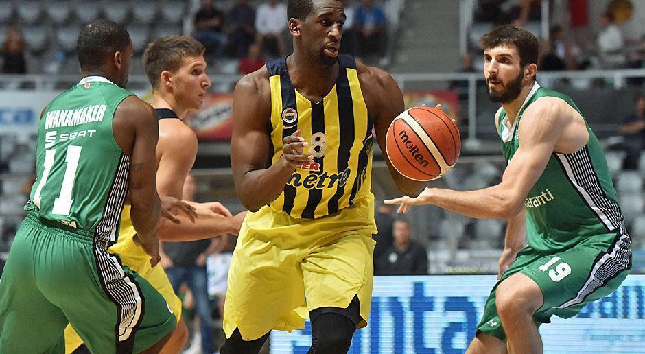 
                <strong>Ekpe Udoh (Fenerbahce Istanbul)</strong><br>
                Der gelernte Power Forward wurde im NBA Draft 2010 an sechster Stelle von den Golden State Warriors gepickt. Über die Stationen Milwaukee Bucks (2012 - 2014) und Los Angeles Clippers (2014 - 2015) ging es für Udoh vor einem Jahr zum Istanbuler Spitzenklub. Seitdem kommt der 2,08-Meter-Mann vor allem als Center zum Einsatz. Udoh absolvierte bisher 270 NBA-Spiele.
              