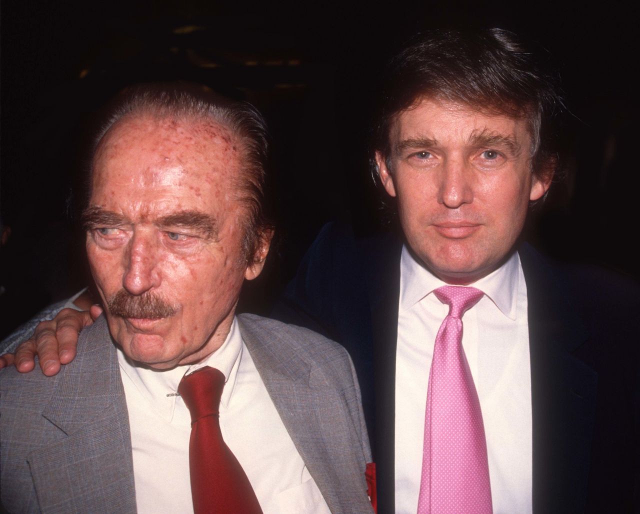 Donald Trump kommt 1946 im New Yorker Stadtteil Queens zur Welt. Sein Vater, Fred Trump (l.), war ein erfolgreicher US-Bauunternehmer und Immobilien-Mogul.