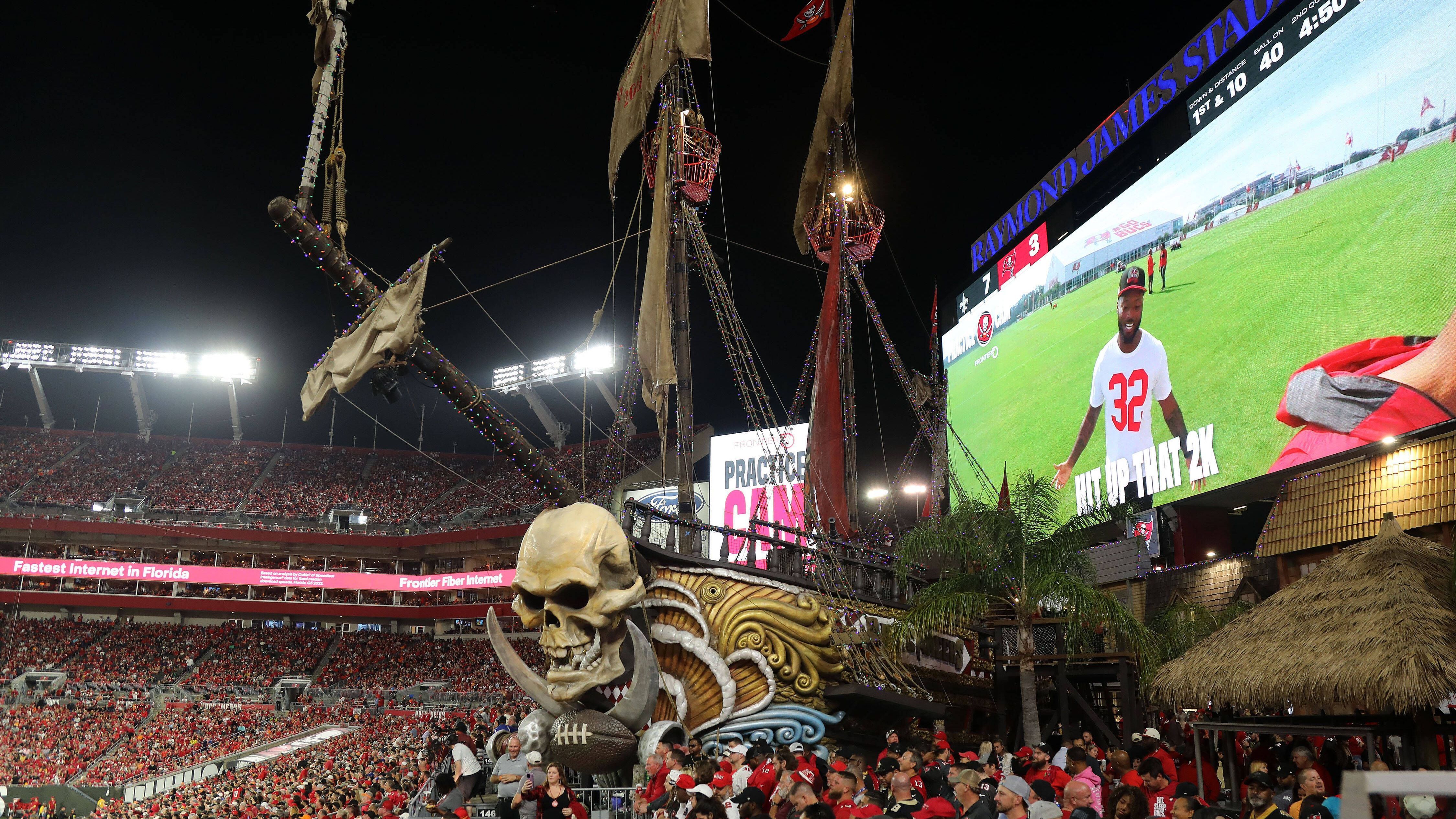 <strong>Platz 22: Tampa Bay Buccaneers</strong><br>Raymond James Stadium