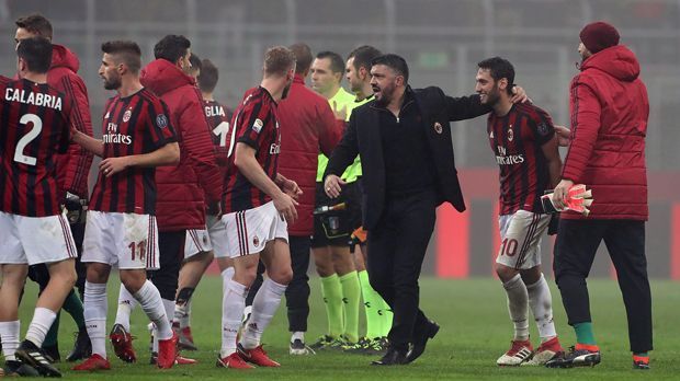 
                <strong>Flop - Platz 4: AC Milan (Italien)</strong><br>
                Einnahmen: 66 Millionen EuroAusgaben: 250 Millionen EuroTransfer-Verlust: -184 Millionen Euro
              