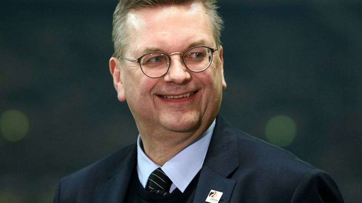 Grindel vertraut Löw unabhängig vom WM-Abscheiden