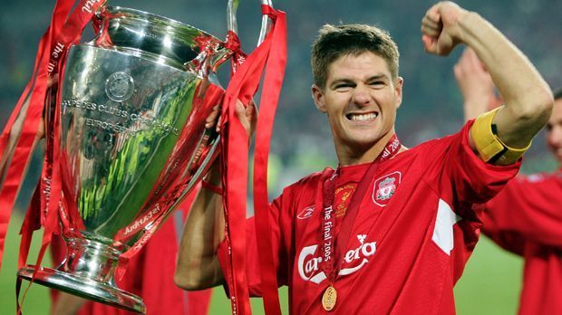 
                <strong>2005: Liverpool gewinnt die Königsklasse</strong><br>
                Erfolge: Die "Reds" gewannen bereits 18 Mal die englische Meisterschaft, nur Manchester United hat mit 20 Titeln mehr. In der Saison 2004/05 erzielte Liverpool und Steven Gerrard den letzten internationalen Erfolg mit dem Sieg der Champions League.
              