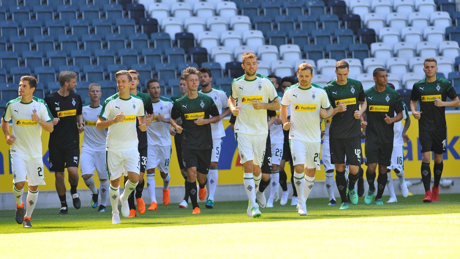 
                <strong>Borussia Mönchengladbach </strong><br>
                Bei den "Fohlen" aus Mönchengladbach war zum Auftakt erst einmal kollektives Laufen angesagt.
              