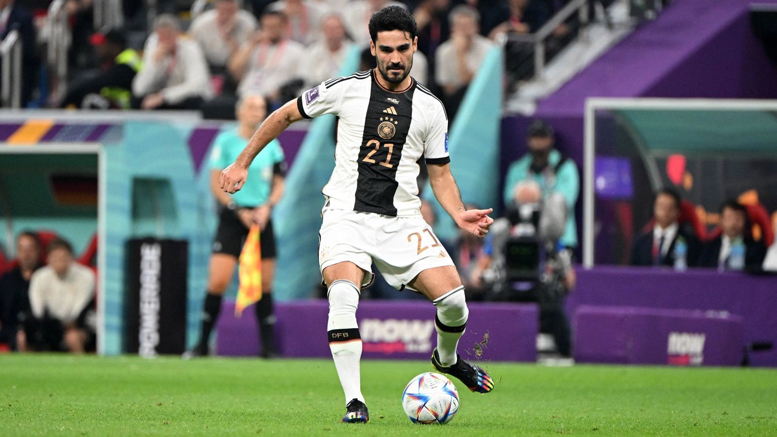 
                <strong>Ilkay Gündogan</strong><br>
                Weil Kimmich in der 1. Halbzeit auf die Rechtsverteidigerposition gewechselt ist, war Gündogan zunächst noch mehr am Spielgeschehen beteiligt als sonst, gibt das Tempo vor und verteilt die Bälle. Dies nahm allerdings mit steigender Spielzeit ab. Nach 55. Minuten wird er ausgewechselt. ran-Note: 3  
              