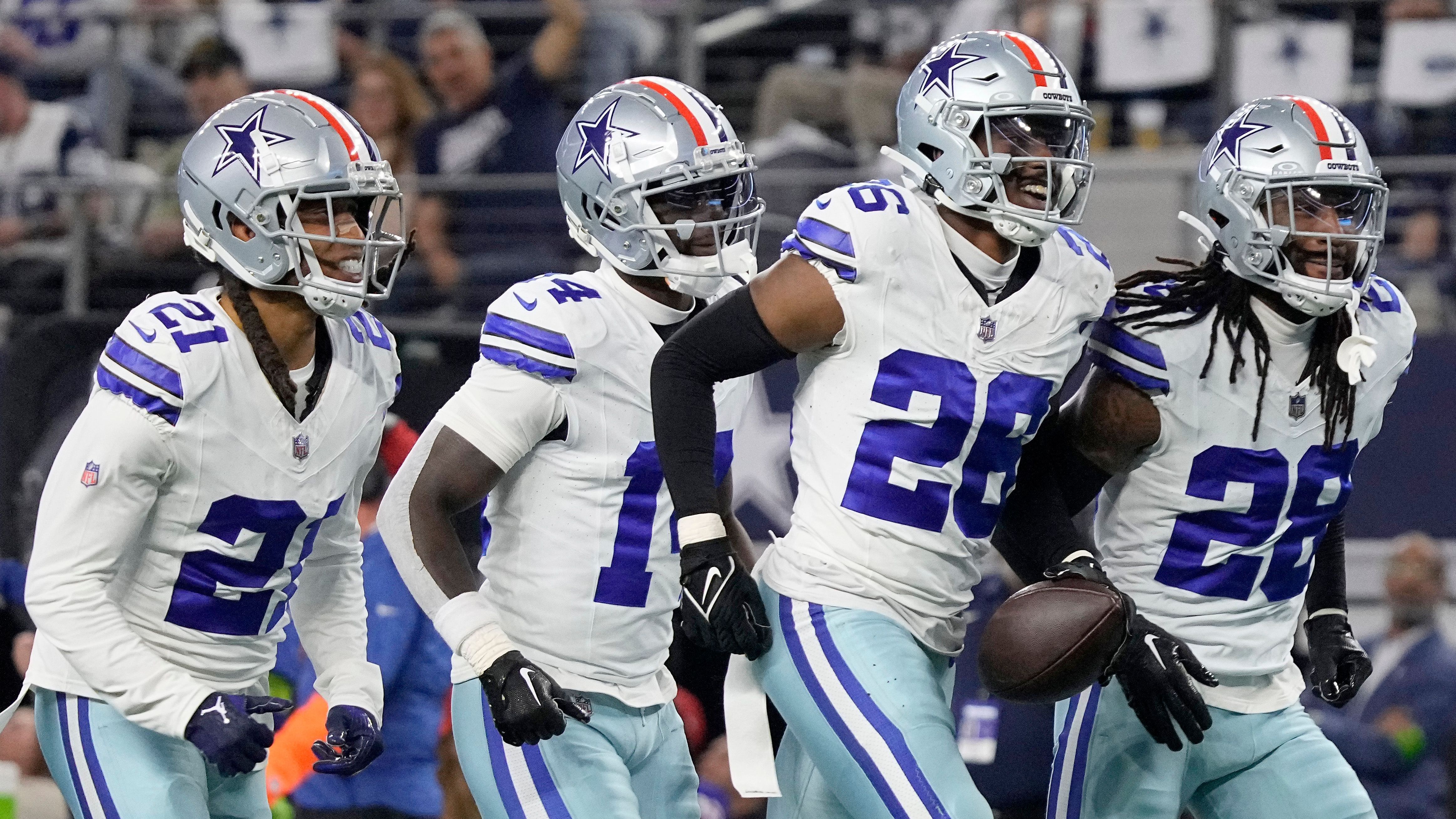 <strong>Dallas Cowboys</strong><br>Offense:<br>Passing Yards - 261,2&nbsp;pro Spiel<br>Rushing Yards - 117,9&nbsp;pro Spiel<br>Overall Yards - 379,1&nbsp;pro Spiel<br>Punkte - 29,9&nbsp;pro Spiel<br>Defense:<br>Passing Yards - 166&nbsp;pro Spiel<br>Rushing Yards - 109,1&nbsp;pro Spiel<br>Overall Yards - 275,1&nbsp;pro Spiel<br>Punkte - 18,3 pro Spiel