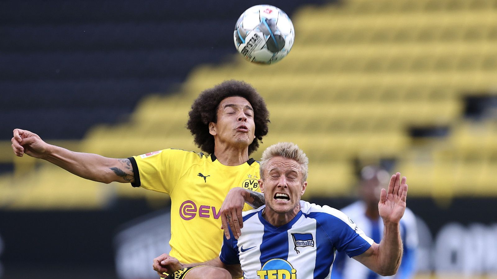 
                <strong>Axel Witsel</strong><br>
                Der Mittelfeldspieler ist in der ersten Halbzeit zwar sehr aktiv am Spielgeschehen beteiligt, hat viele Ballkontakte und agiert sehr passsicher, allerdings gehen von ihm anfangs zu wenig Impulse aus. In der zweiten Halbzeit agiert er besser, hat gute Ideen und leitet gefährliche Situationen ein. In der 79. Minute wird er ausgewechselt. ran-Note: 3 
              